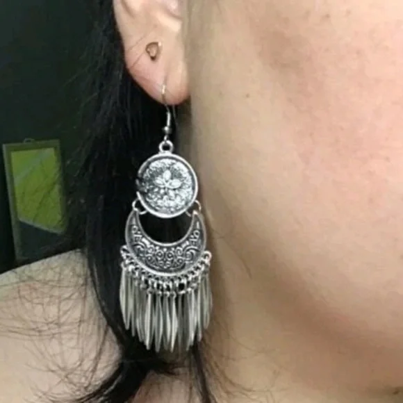 bohemian tassel drop silver metal earrings - Picture 6 of 7
